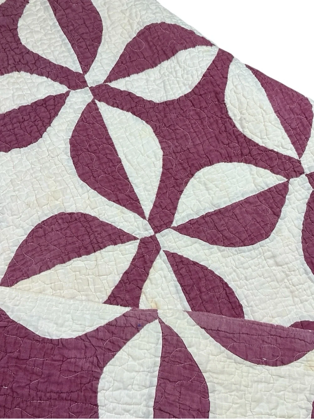 Vintage orange peel style burgundy and cream cotton quilt 58 x 68 USA made - Picture 4 of 9